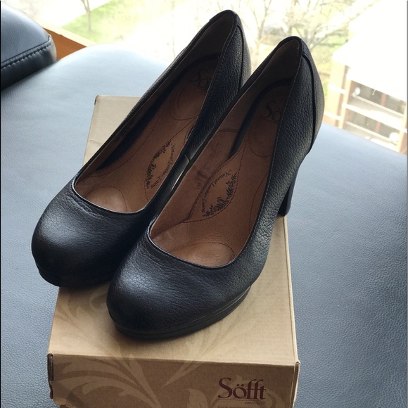 Heels - Picture 1 of 4